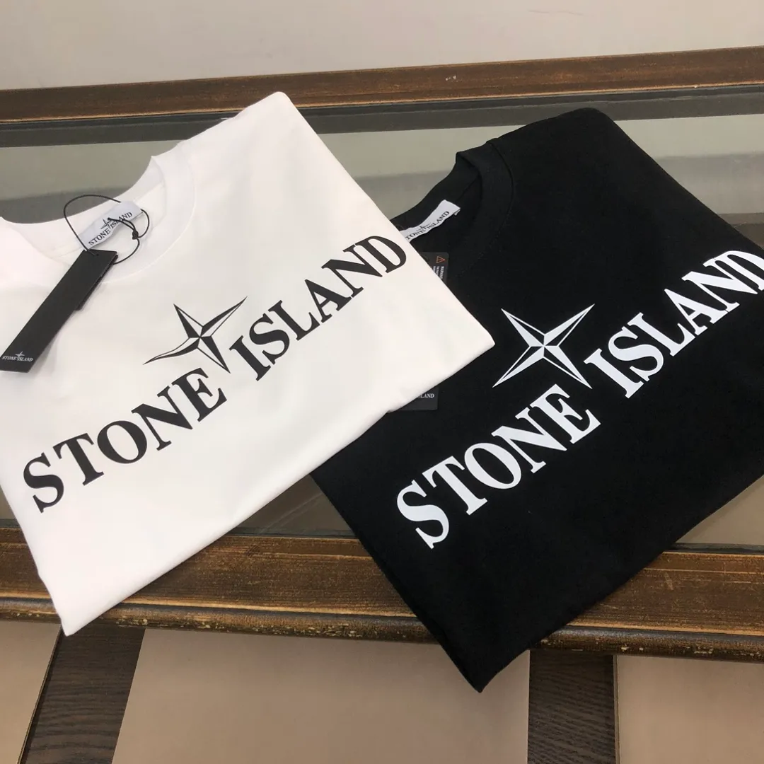 P180 Stone Island 2025 latest T-shirt, couple style ~ Original order, fashionable and casual short T-shirt, specially made of customized cotton fabric ~ Cotton T-shirt ~ Pre-washed to prevent deformation and shrinkage problem, more comfortable and breathable on the body ~ All available from stock ~ Unique design style, trendy must-have item, complete with three standards 👍 Color: black/white Size: S M L XL (larger version, please indicate your height and weight when placing an order)